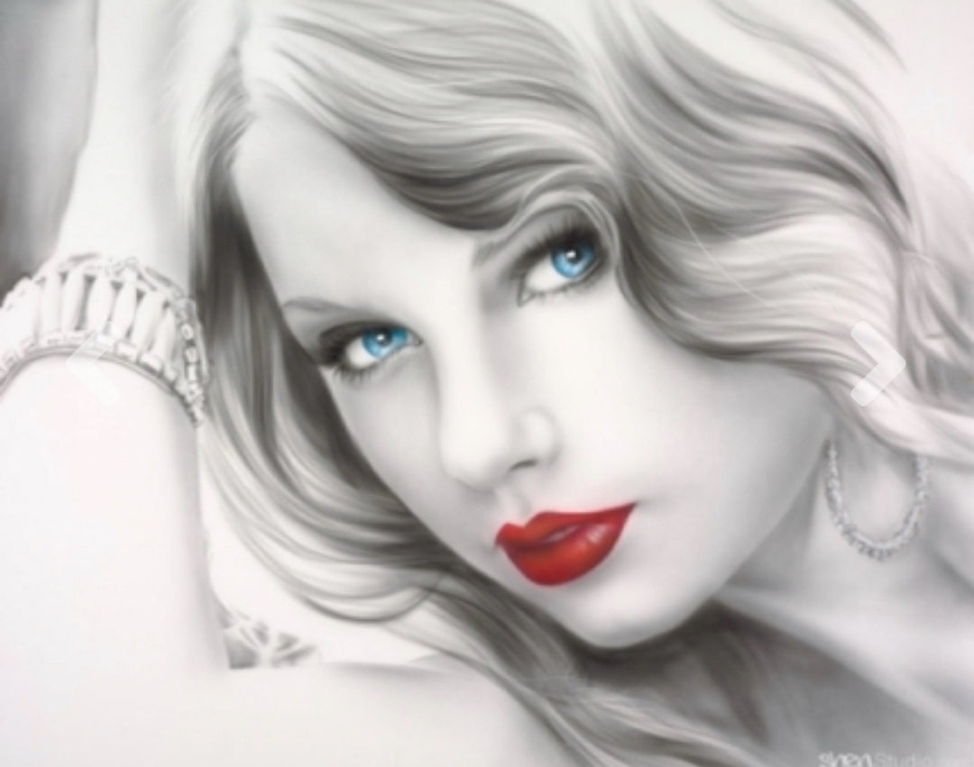 Taylor Swift Red Lips