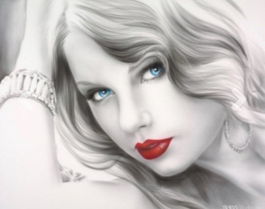 Taylor Swift Red Lips